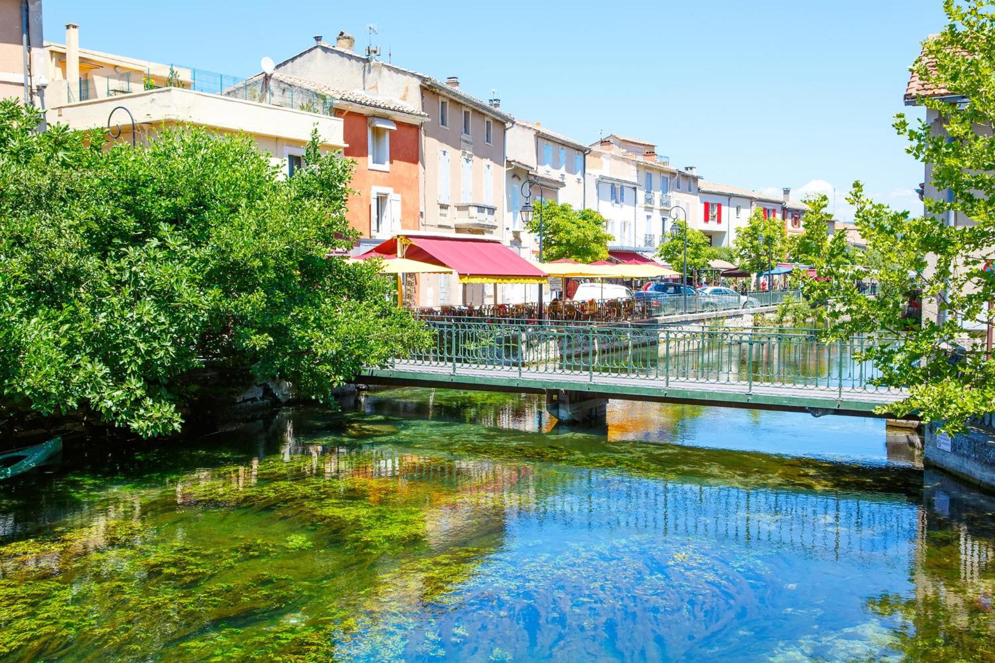 Hébergement de vacances Maison Tendance Avec Jardin, Centre Village, Alpilles, Familles Eyragues