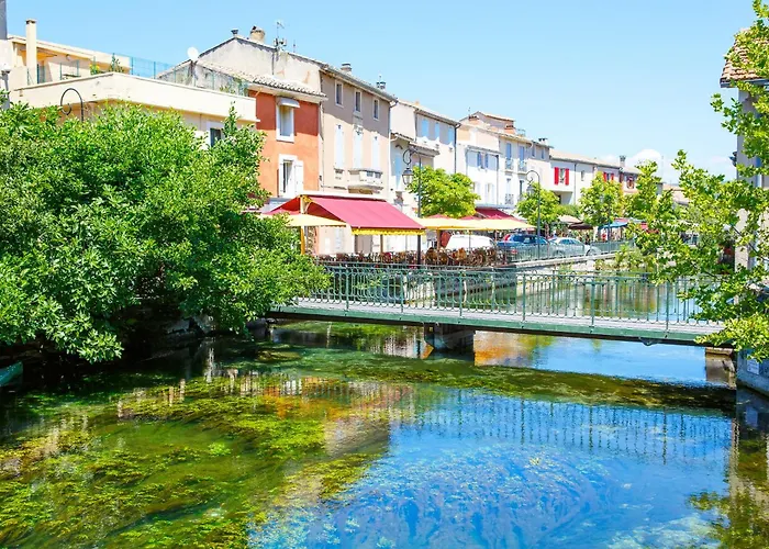 Maison Tendance Avec Jardin, Centre Village, Alpilles, Familles